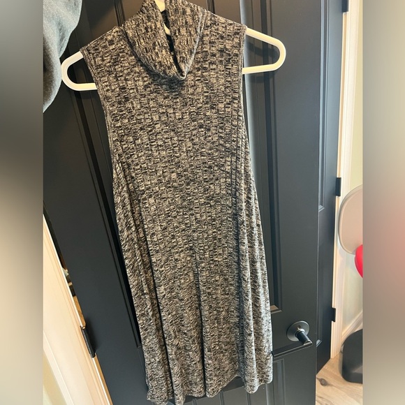 Sleeveless sweater dress - Picture 1 of 3